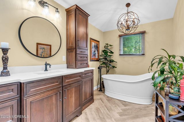 20 Red Coach Lane, Holmdel, NJ 07733
