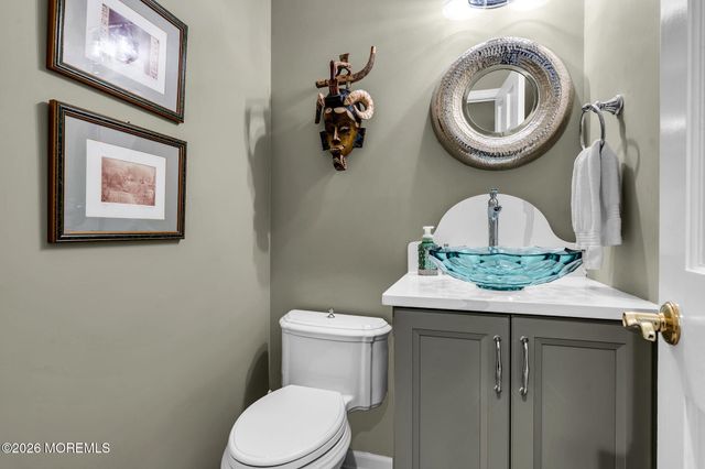 20 Red Coach Lane, Holmdel, NJ 07733