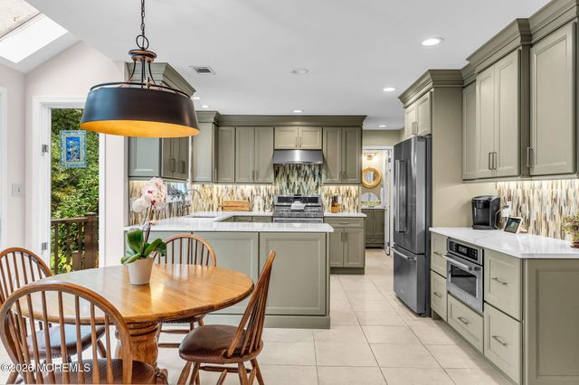 20 Red Coach Lane, Holmdel, NJ 07733