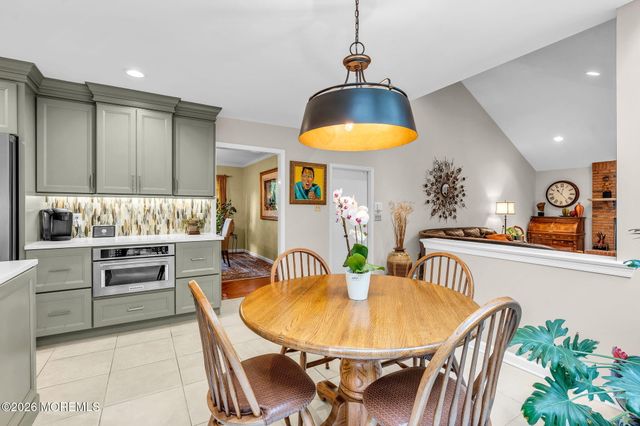 20 Red Coach Lane, Holmdel, NJ 07733
