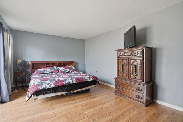 482 E Grove Street, Wheatfield, IN 46392