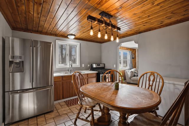 482 E Grove Street, Wheatfield, IN 46392