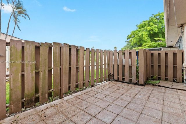 833 NW 82nd Ave 6, Plantation, FL 33324