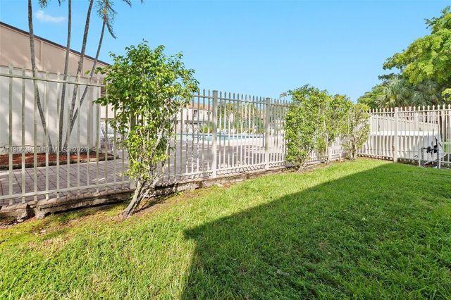 833 NW 82nd Ave 6, Plantation, FL 33324