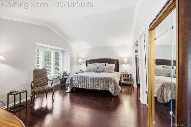 1123 Ivyglen Circle, Bloomfield Hills, MI 48304