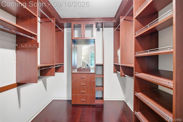 1123 Ivyglen Circle, Bloomfield Hills, MI 48304
