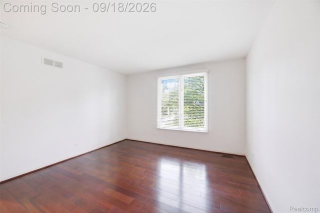 1123 Ivyglen Circle, Bloomfield Hills, MI 48304
