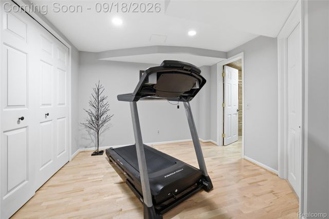 1123 Ivyglen Circle, Bloomfield Hills, MI 48304