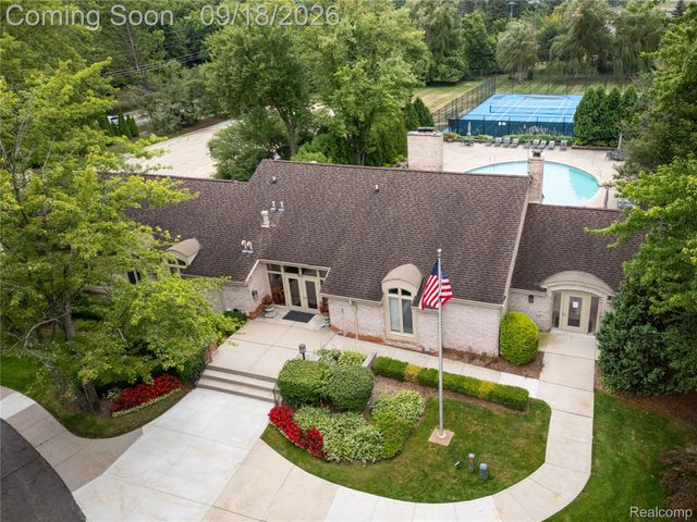 1123 Ivyglen Circle, Bloomfield Hills, MI 48304