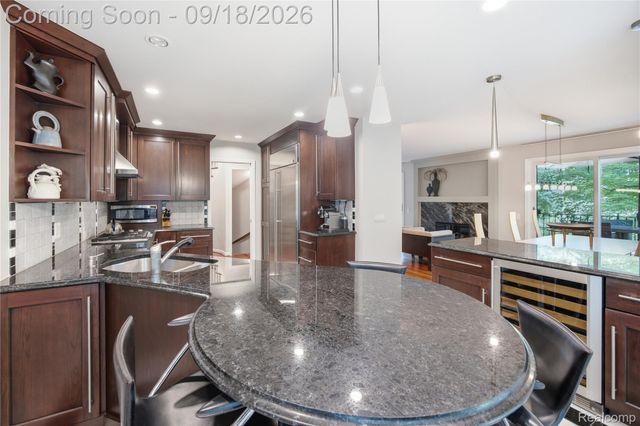 1123 Ivyglen Circle, Bloomfield Hills, MI 48304