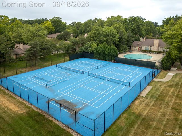 1123 Ivyglen Circle, Bloomfield Hills, MI 48304