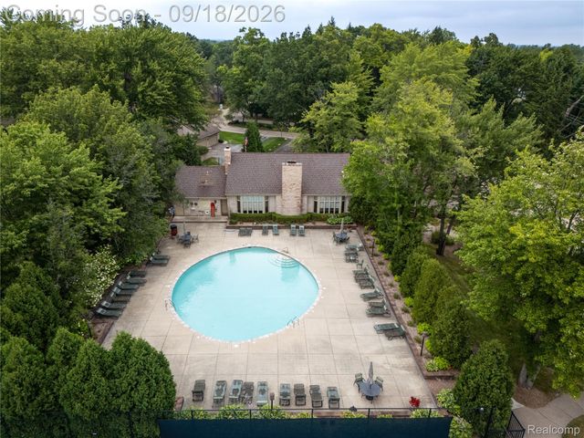 1123 Ivyglen Circle, Bloomfield Hills, MI 48304
