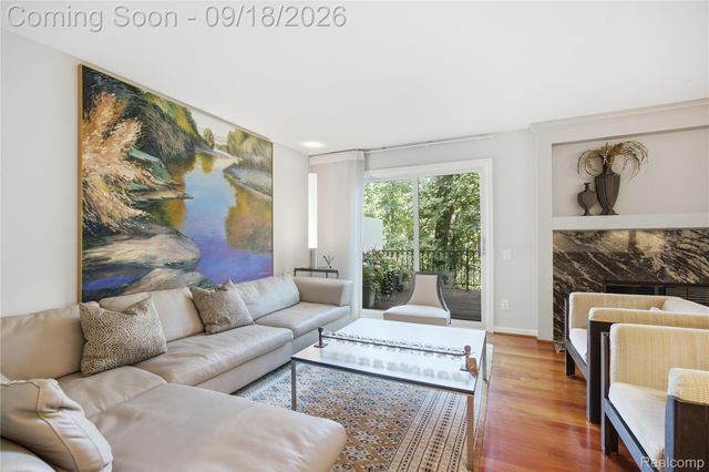 1123 Ivyglen Circle, Bloomfield Hills, MI 48304
