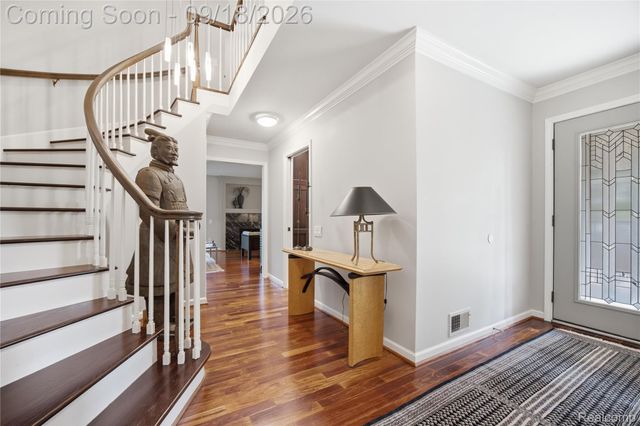 1123 Ivyglen Circle, Bloomfield Hills, MI 48304