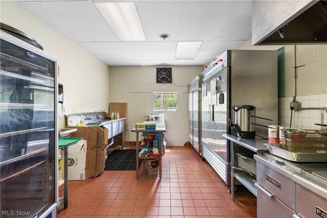 6483 State Road, Parma, OH 44134