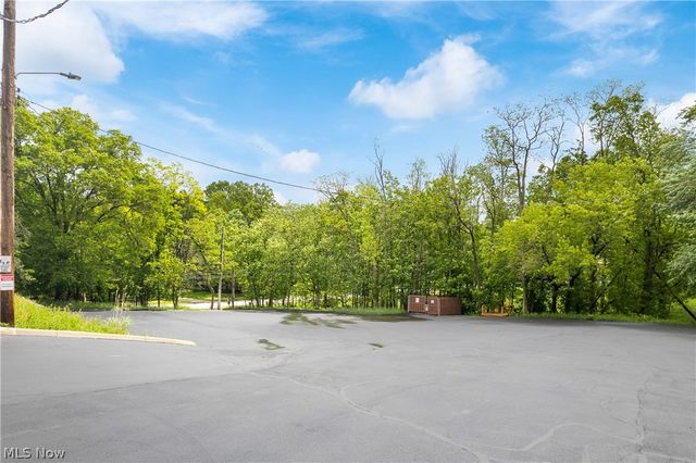 6483 State Road, Parma, OH 44134