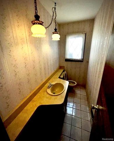 1250 Club Drive, Bloomfield Hills, MI 48302