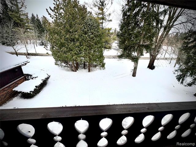 1250 Club Drive, Bloomfield Hills, MI 48302