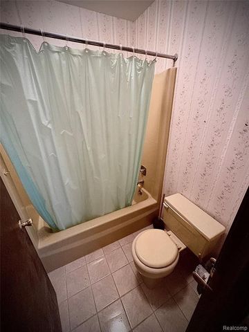 1250 Club Drive, Bloomfield Hills, MI 48302