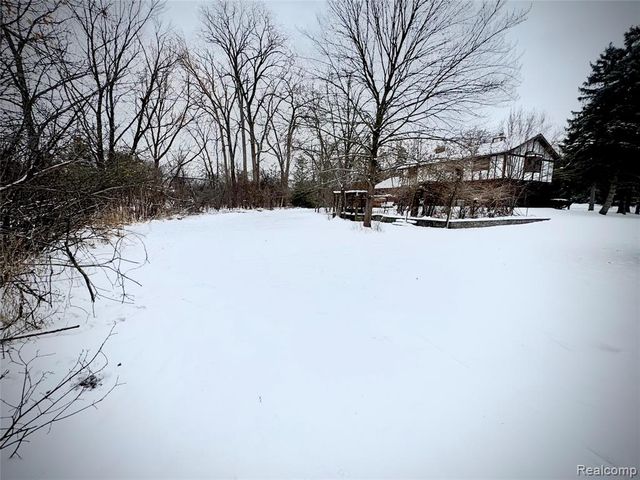 1250 Club Drive, Bloomfield Hills, MI 48302