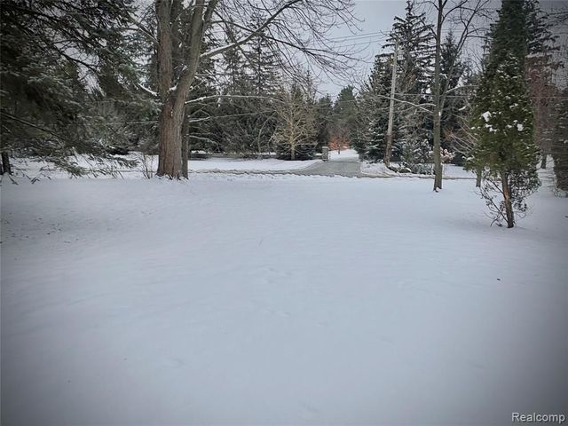 1250 Club Drive, Bloomfield Hills, MI 48302