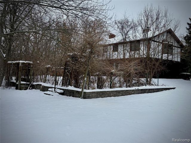 1250 Club Drive, Bloomfield Hills, MI 48302
