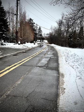 1250 Club Drive, Bloomfield Hills, MI 48302