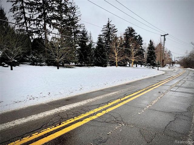 1250 Club Drive, Bloomfield Hills, MI 48302