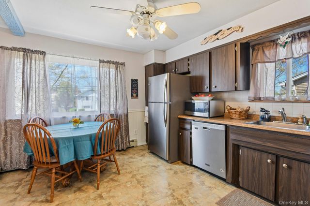 6 Lordly Court, Kings Park, NY 11754