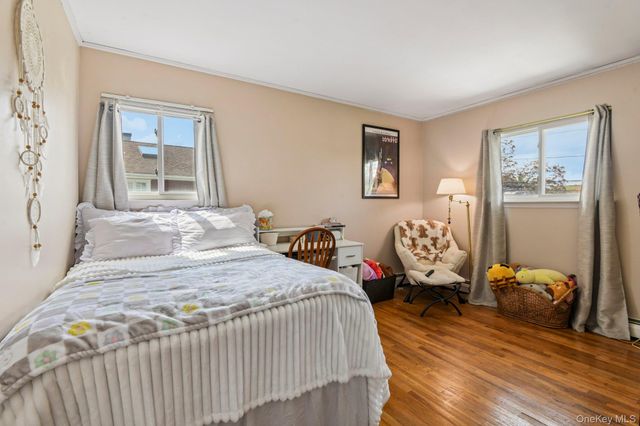 6 Lordly Court, Kings Park, NY 11754