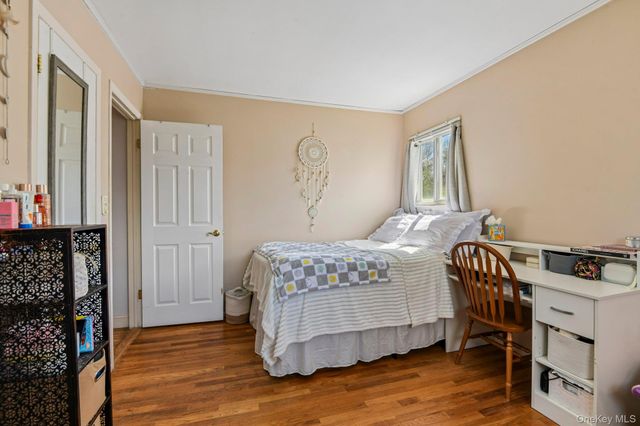 6 Lordly Court, Kings Park, NY 11754