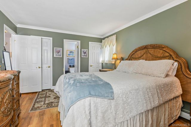 6 Lordly Court, Kings Park, NY 11754