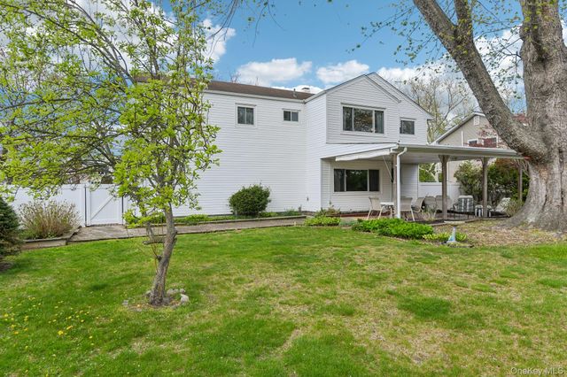 6 Lordly Court, Kings Park, NY 11754