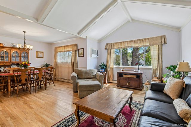 6 Lordly Court, Kings Park, NY 11754