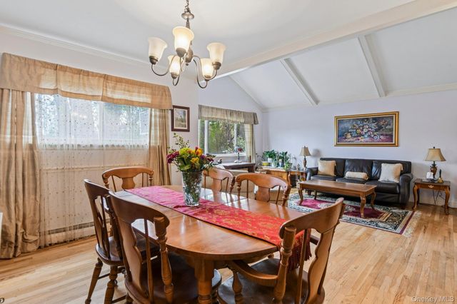 6 Lordly Court, Kings Park, NY 11754