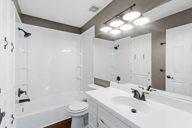 3460 Spruce Trail SW, Prior Lake, MN 55372