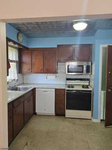 193 Union Ave, Wood-ridge Boro, NJ 07075