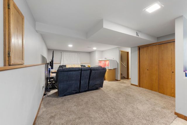 2059 Roe Crest Drive, North Mankato, MN 56003