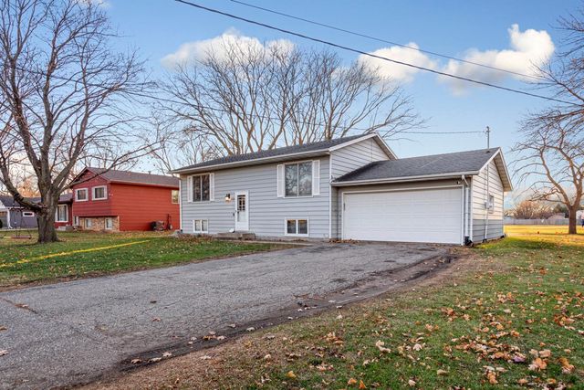 2059 Roe Crest Drive, North Mankato, MN 56003