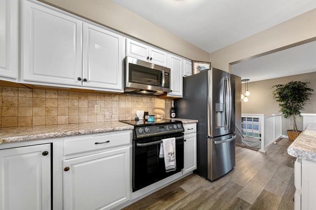 2059 Roe Crest Drive, North Mankato, MN 56003