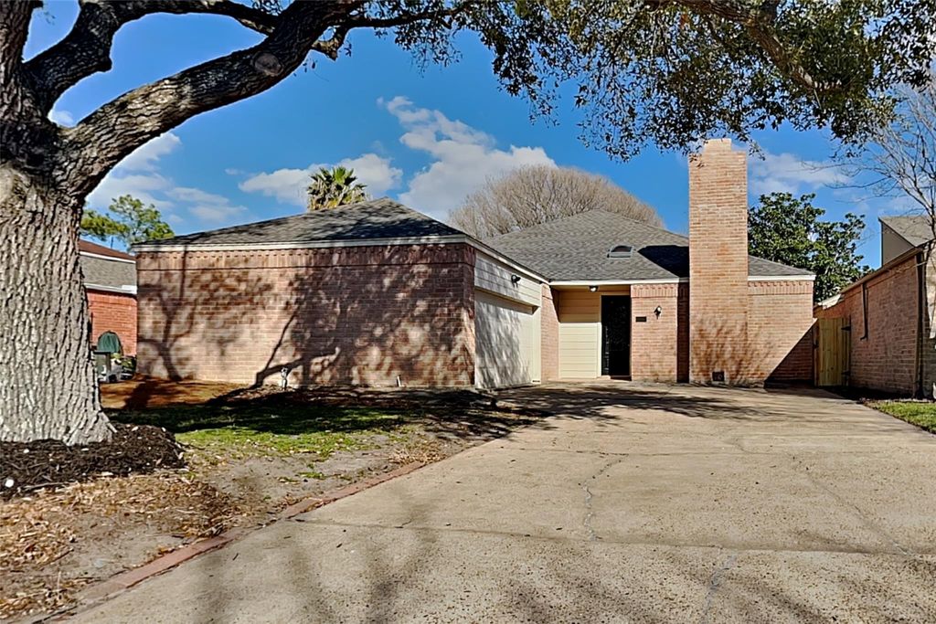 2127 Jamara Lane, Houston, TX 77077