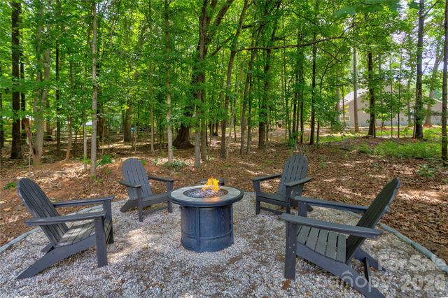 13033 Cinnamon Fern Lane, Charlotte, NC 28227