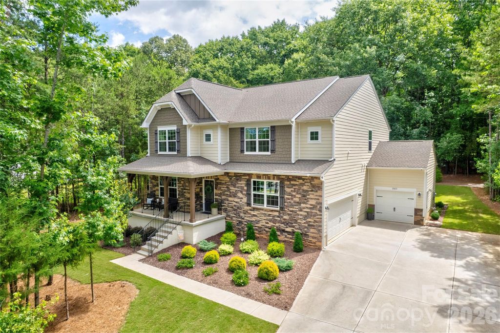 13033 Cinnamon Fern Lane, Charlotte, NC 28227