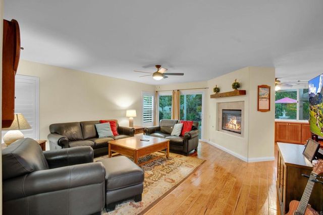 32384 Corte Santa Catalina, Temecula, CA 92592