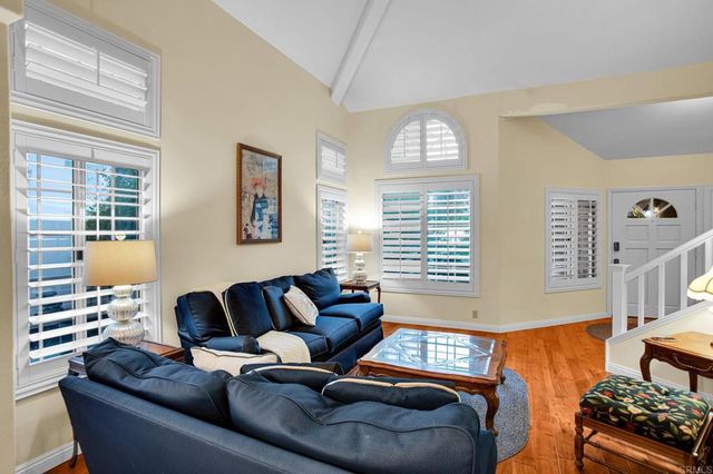 32384 Corte Santa Catalina, Temecula, CA 92592