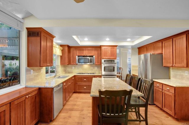 32384 Corte Santa Catalina, Temecula, CA 92592