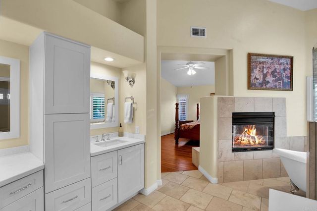 32384 Corte Santa Catalina, Temecula, CA 92592