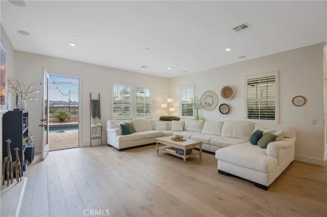 26464 Township, Saugus, CA 91350