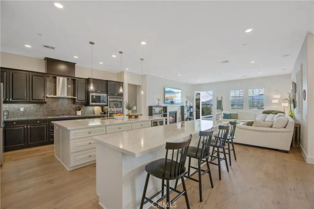 26464 Township, Saugus, CA 91350