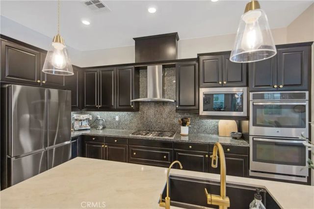 26464 Township, Saugus, CA 91350